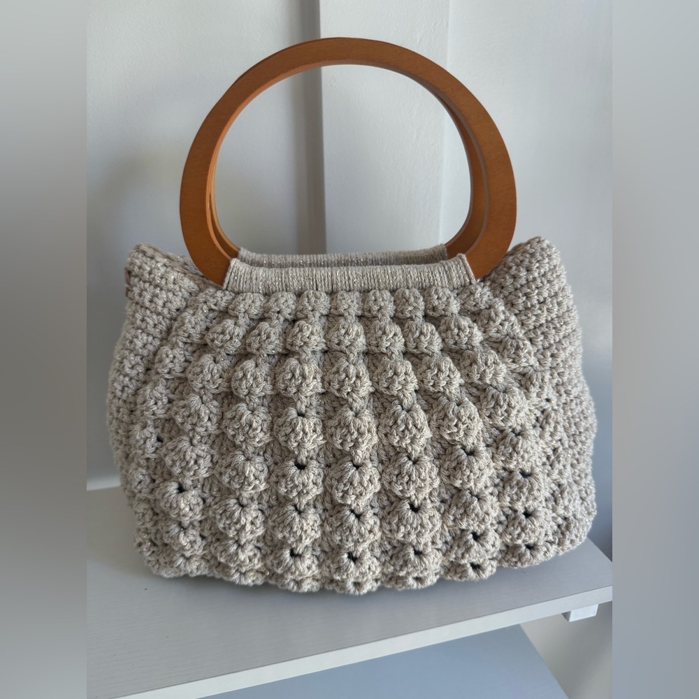 Beige Crochet Handbag with Wooden Handles
